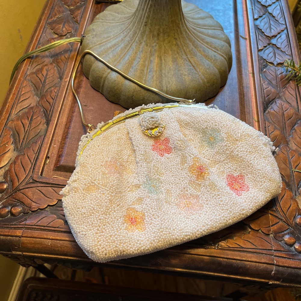 Vintage beaded clutch with handle